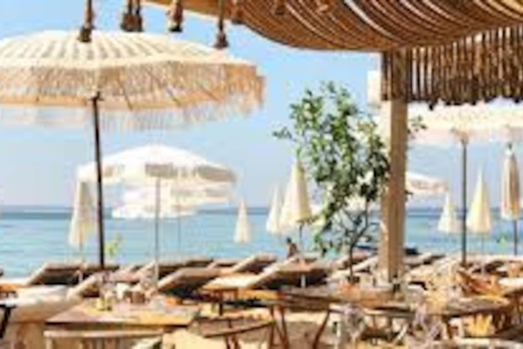 F2 Climatise A Golfe -Juan En Front De Mer Et Piscine Валлорис Экстерьер фото