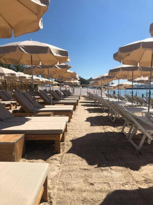 F2 Climatise A Golfe -Juan En Front De Mer Et Piscine Валлорис Экстерьер фото
